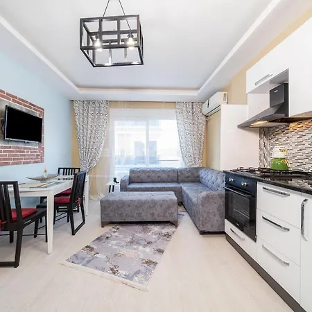 Endly Flat Close To Beach In Konyaslijk
