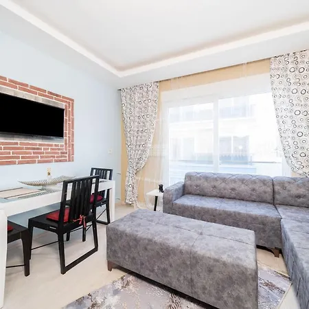 Endly Flat Close To Beach In Konyaslijk Daire